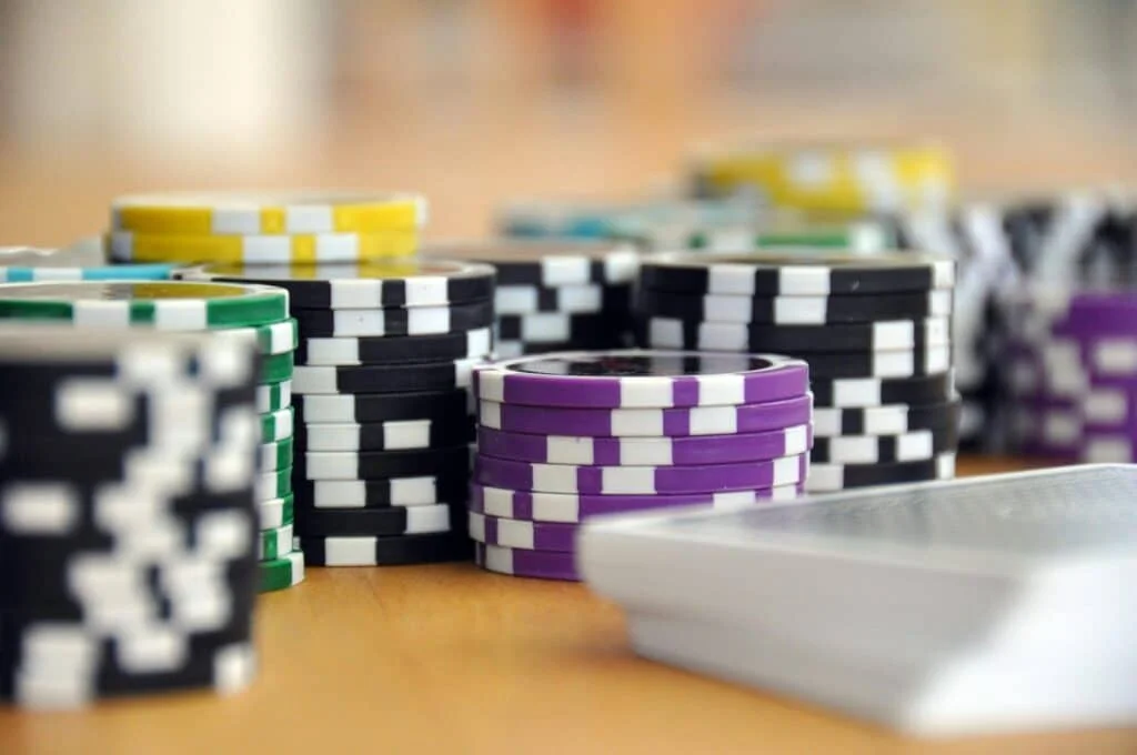 The Financial Appeal of Social Casinos for Risk-Averse Gamblers